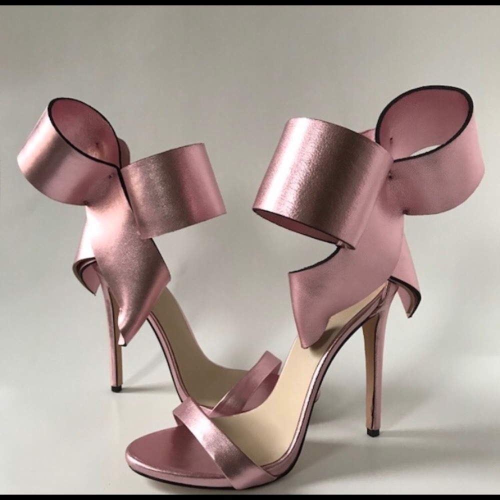 Aminah Abdul Jillil Sandal